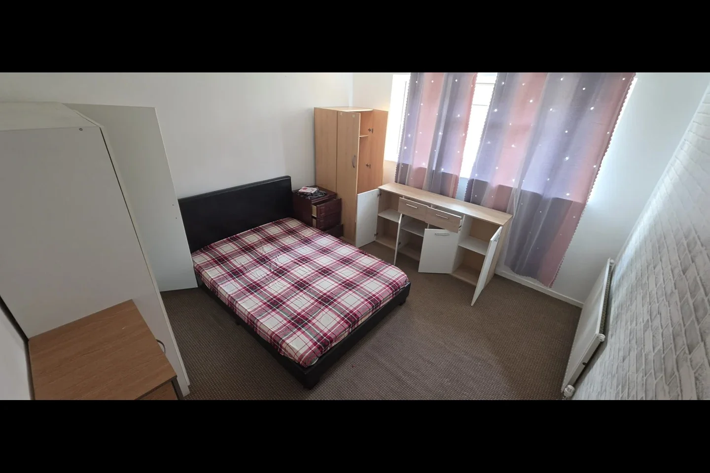 Room Darwell Close in Greater London