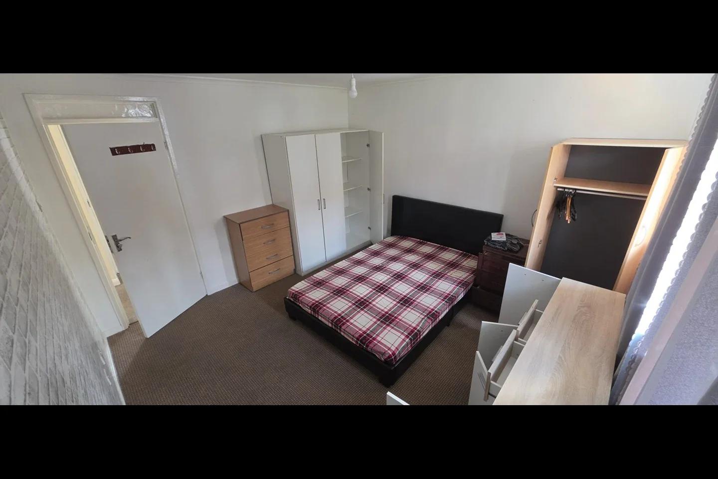 Room Darwell Close in Greater London