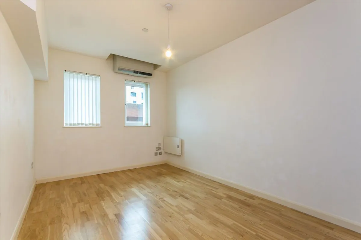 Flat Uxbridge Road in Greater London