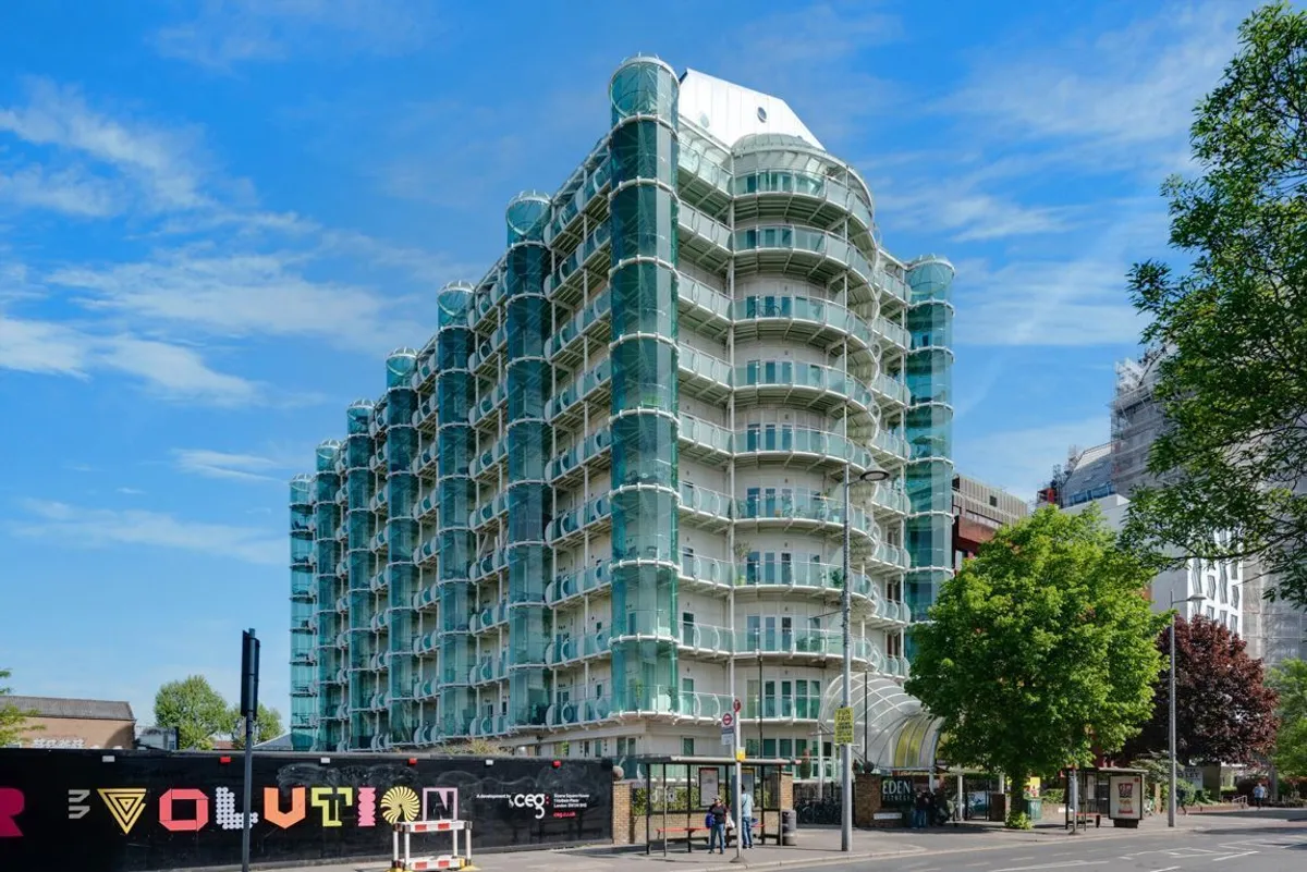 Flat Uxbridge Road in Greater London