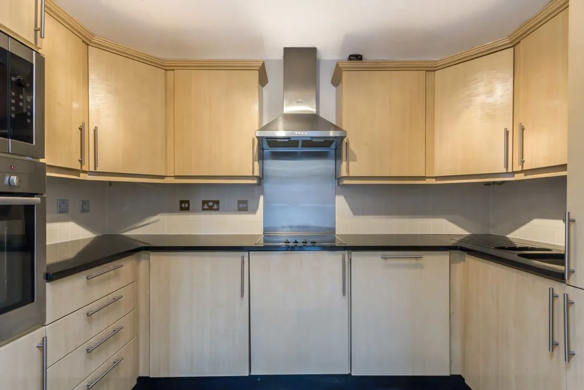 Flat Uxbridge Road in Greater London