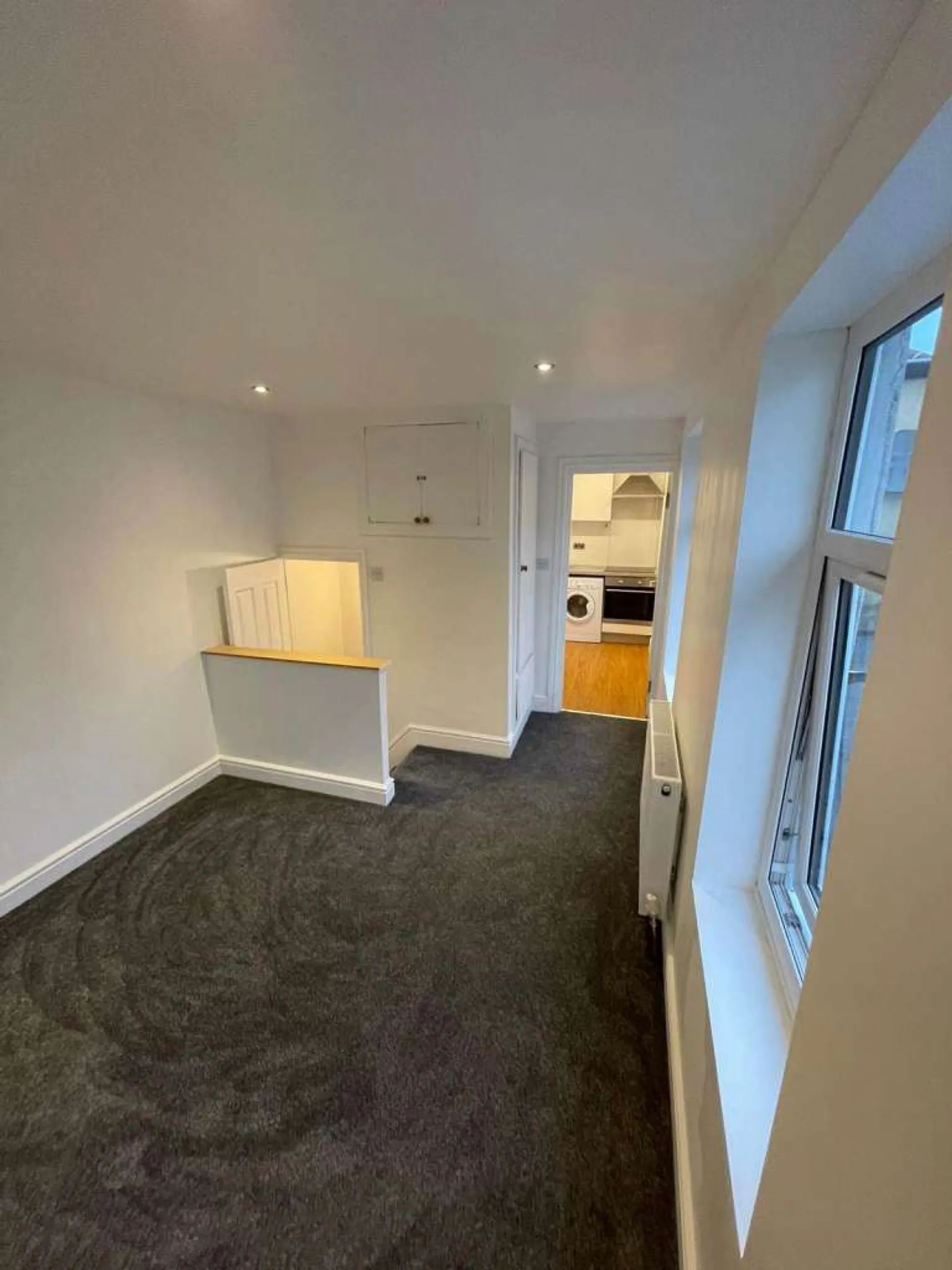Flat Thornhill Road in Greater London