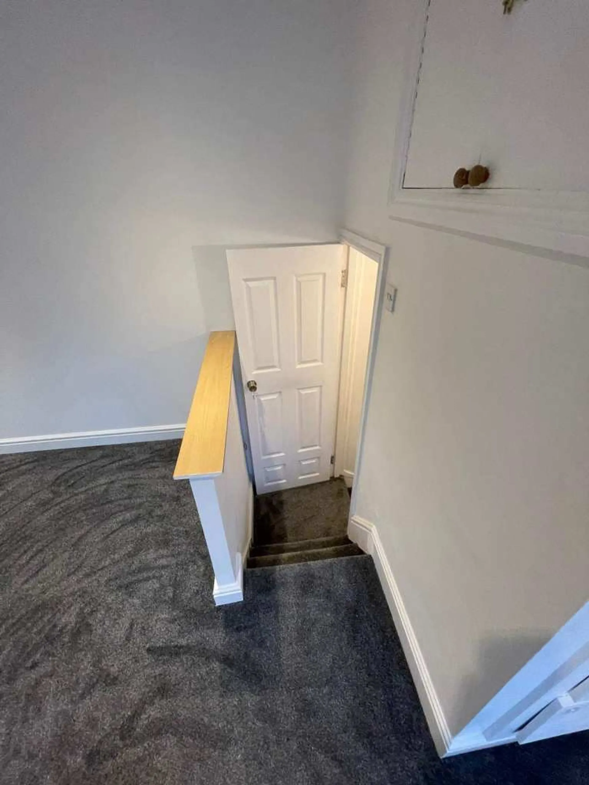 Flat Thornhill Road in Greater London