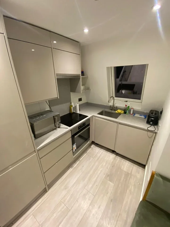 Flat Dawes Road in Greater London