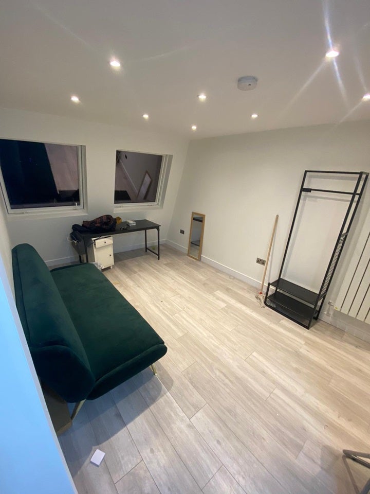 Flat Dawes Road in Greater London