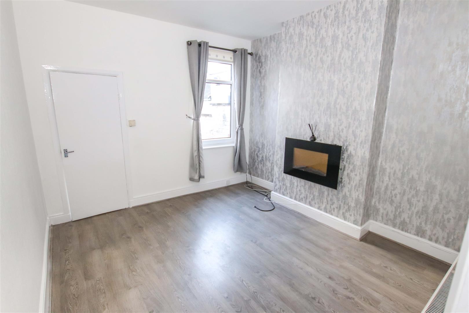 Flat Alastair Road in Stoke-on-Trent