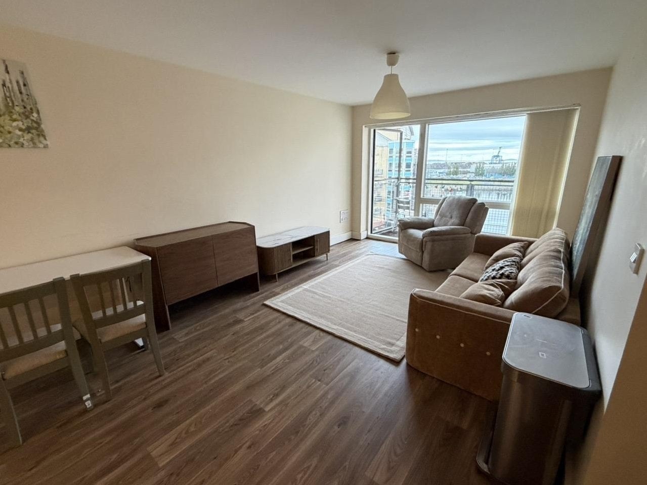 Flat Falcon Drive in Cardiff