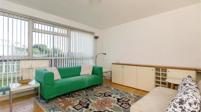 Room Wellesley Road in Greater London