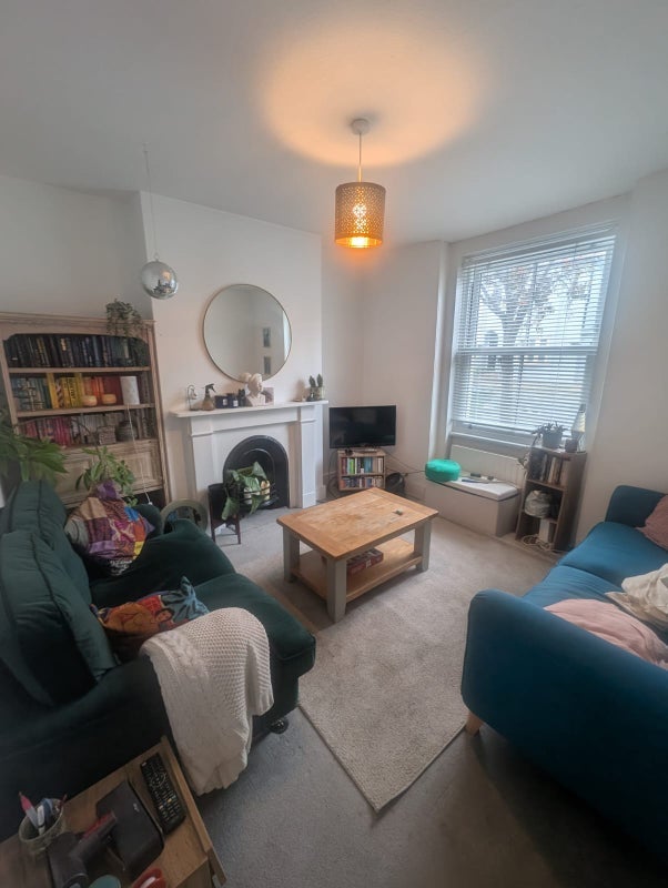 Room Calvert Road in Greater London