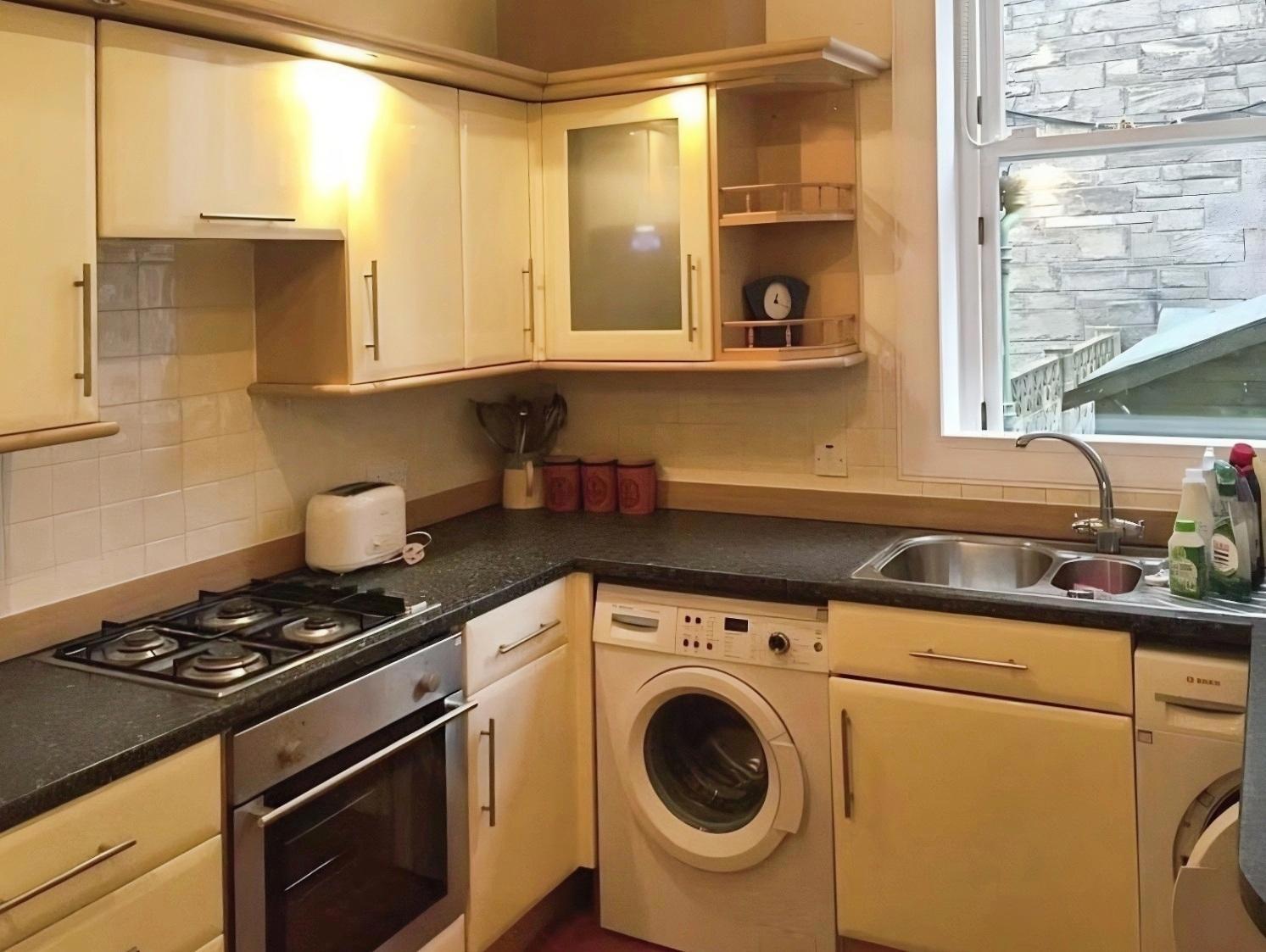 Flat Bangholm Terrace in City of Edinburgh
