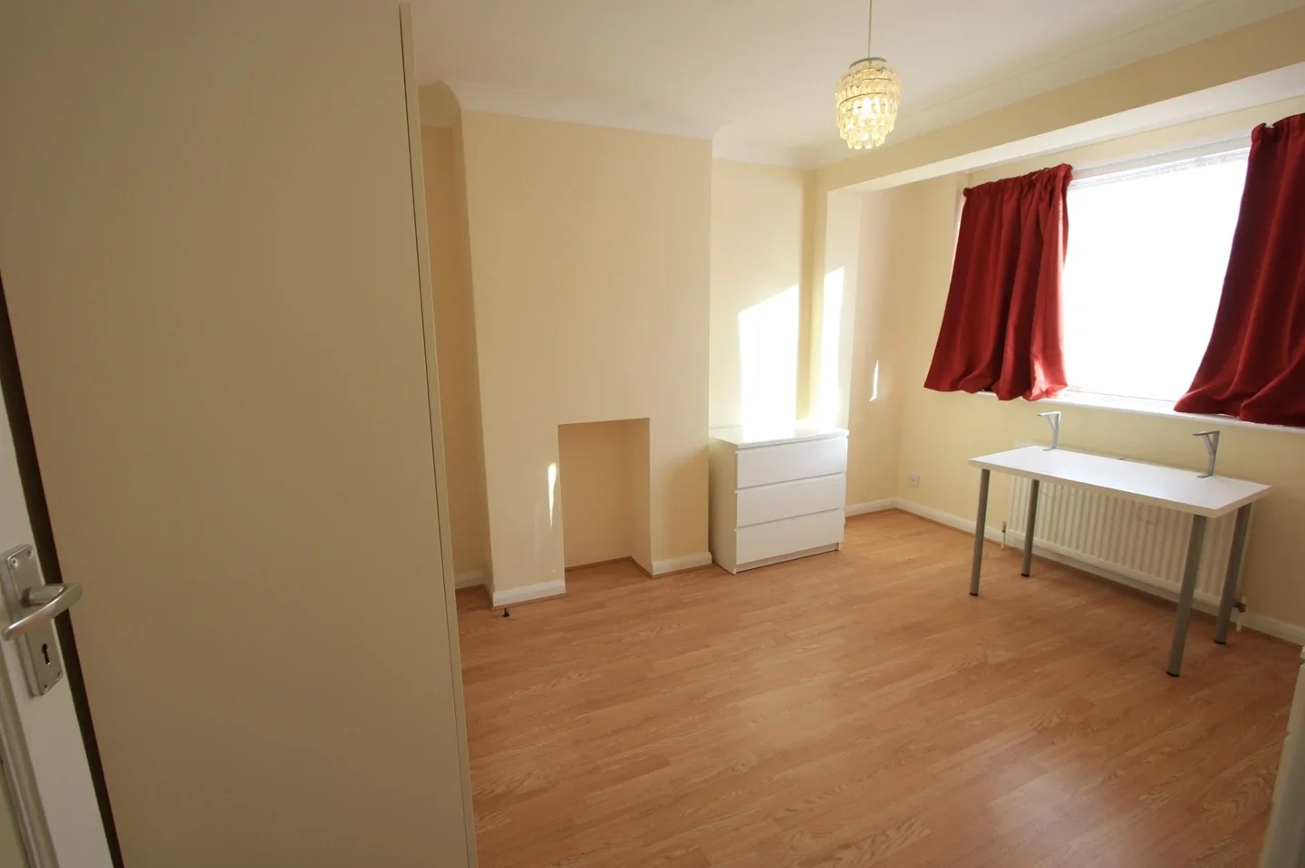 Flat Grove Road in Greater London