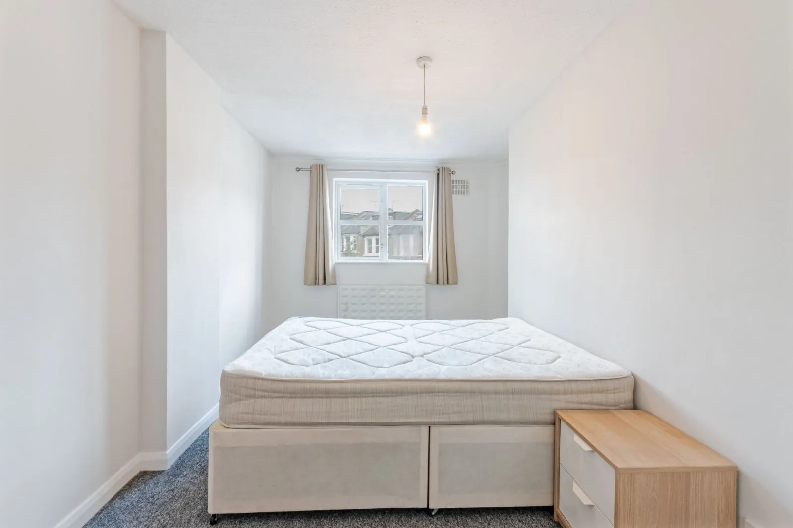 Flat Broomsleigh Street in Greater London