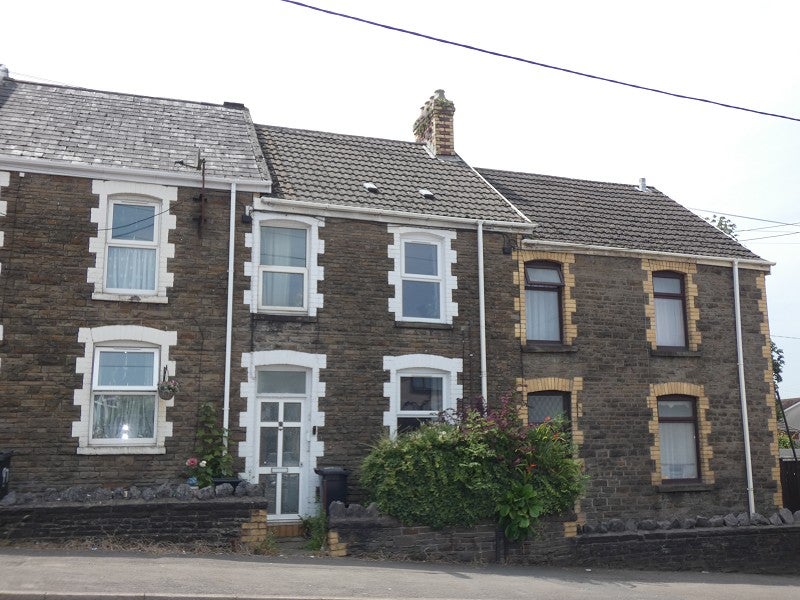 Flat Cimla Road in Neath