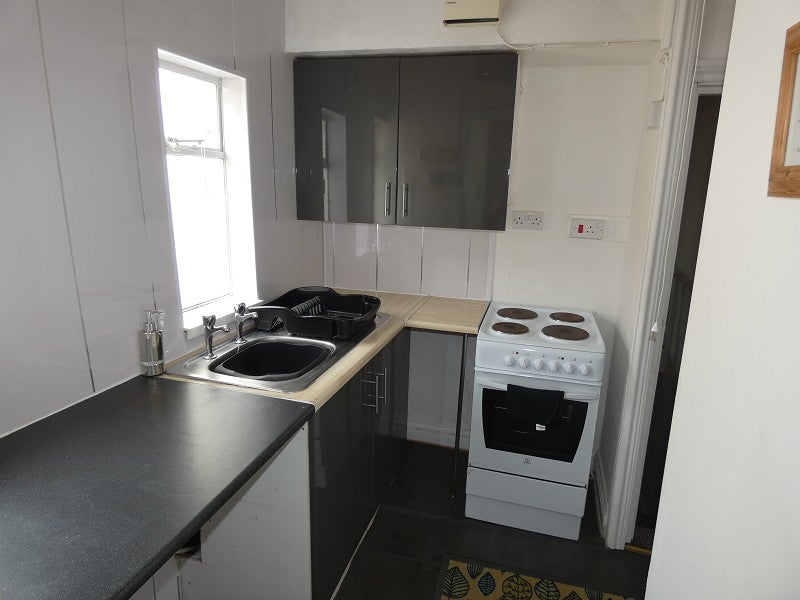 Flat Cimla Road in Neath