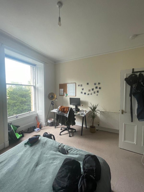 Room Ferry Road in City of Edinburgh