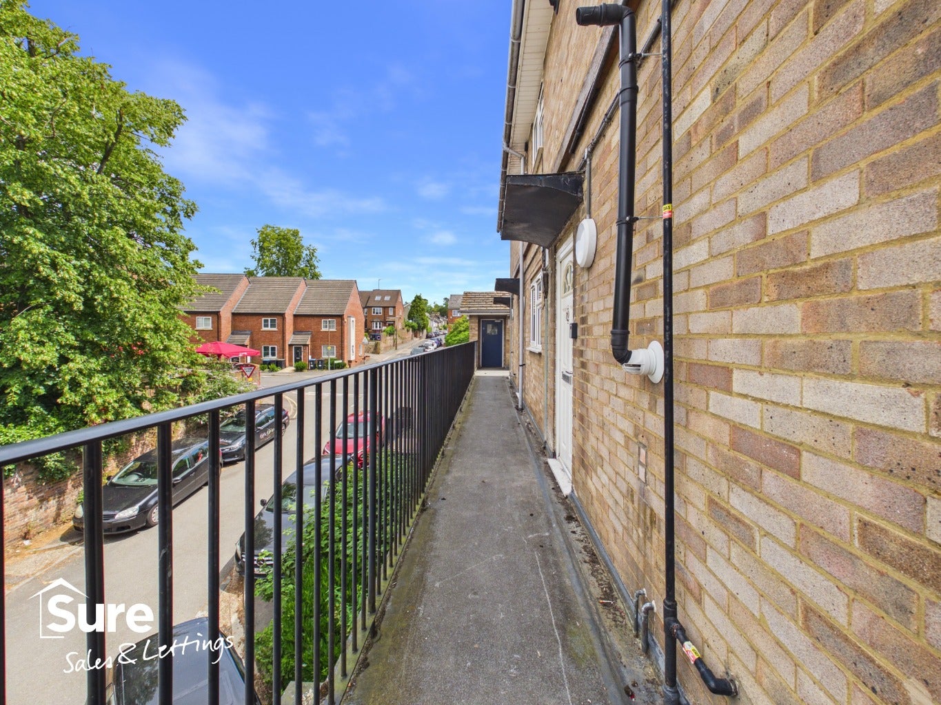 Flat Figtree Hill in Hemel Hempstead