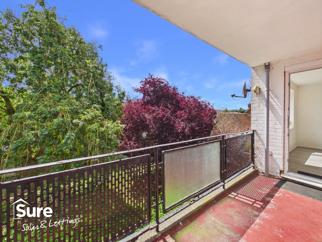 Flat Figtree Hill in Hemel Hempstead