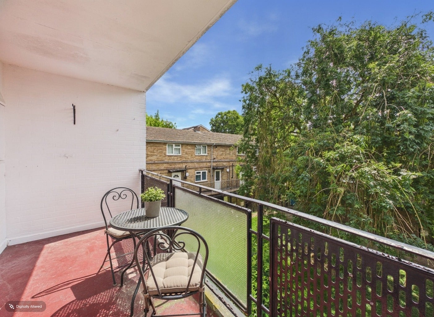 Flat Figtree Hill in Hemel Hempstead
