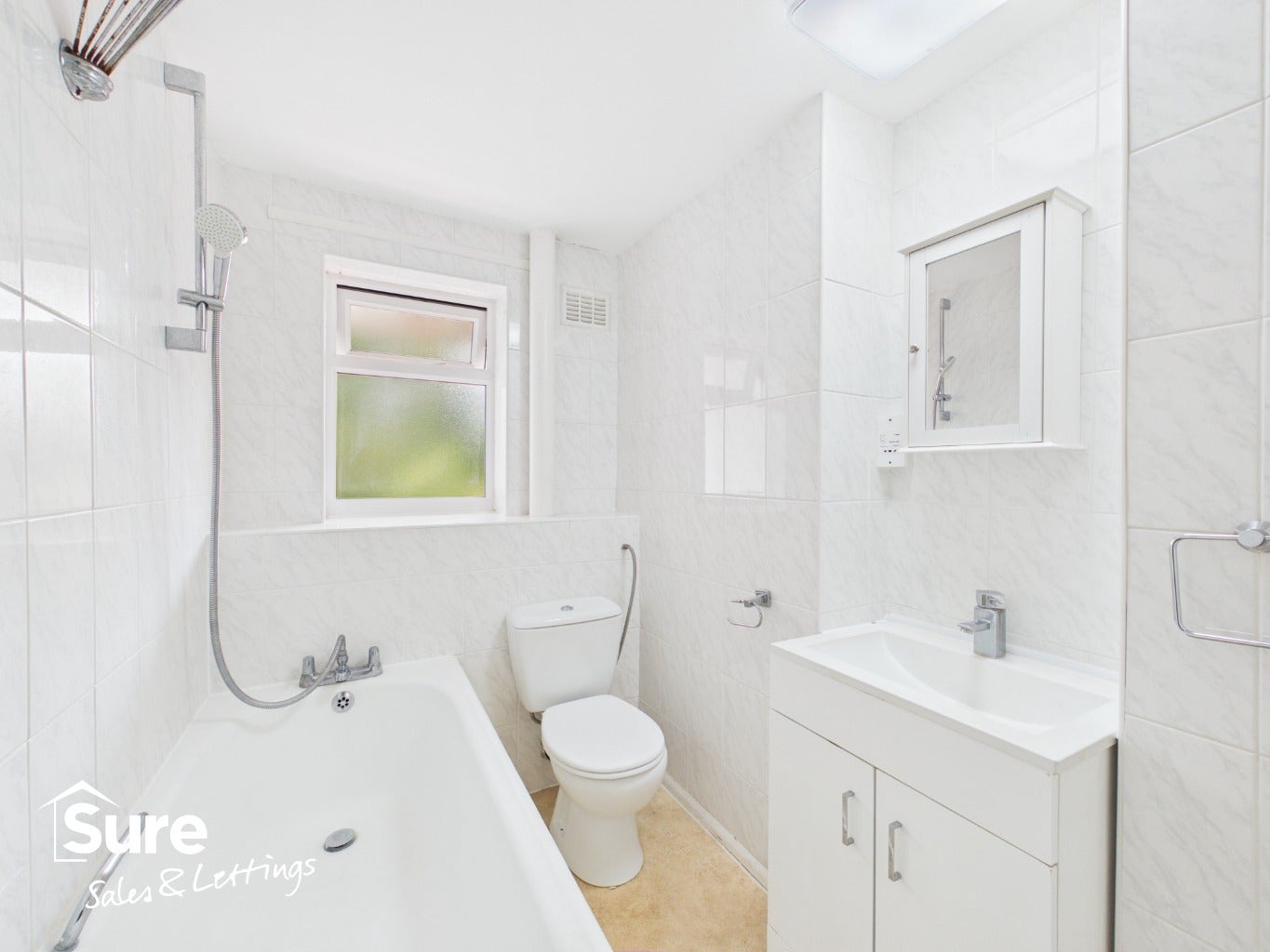 Flat Figtree Hill in Hemel Hempstead