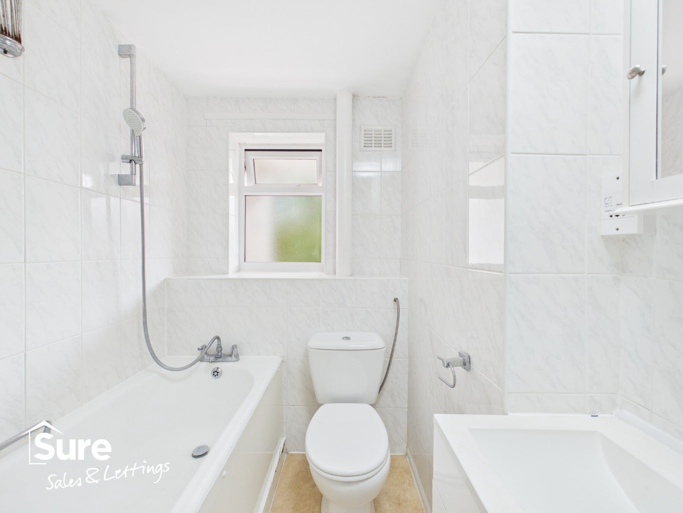Flat Figtree Hill in Hemel Hempstead