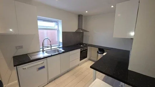 Room Merton Road in Slough