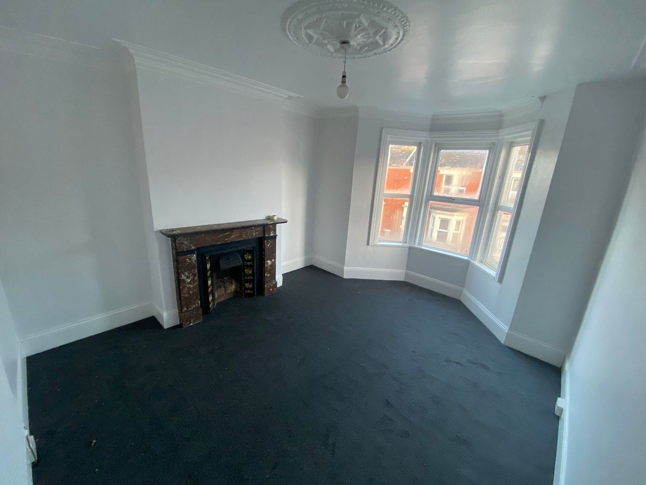 Flat Wingrove Avenue in Newcastle upon Tyne
