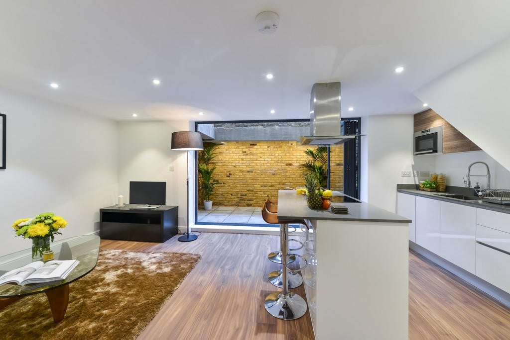 Flat Fortess Road in Greater London