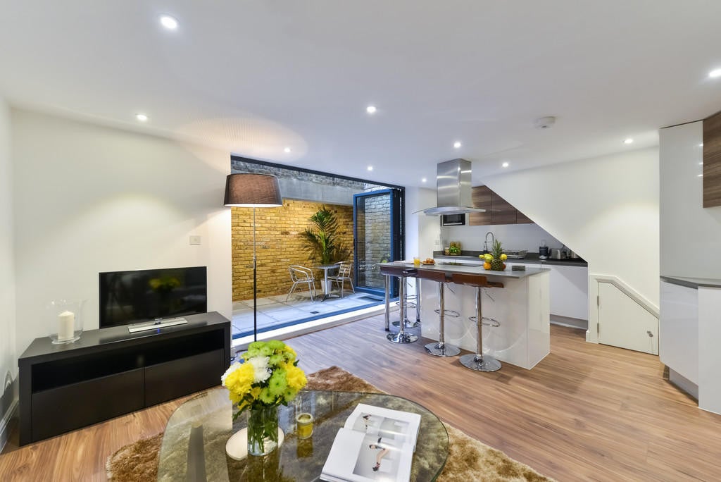 Flat Fortess Road in Greater London