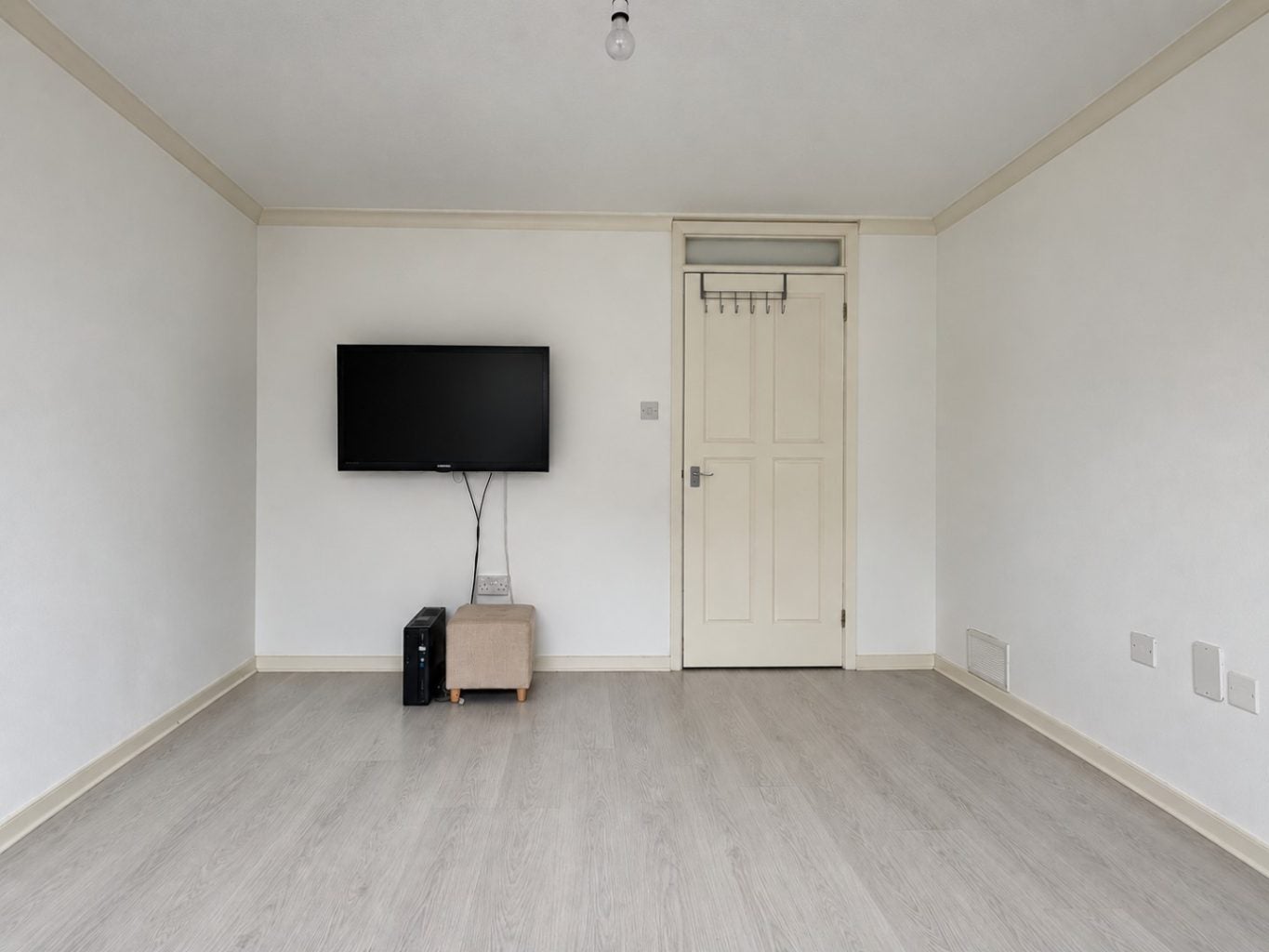 Flat Langham Road in Greater London