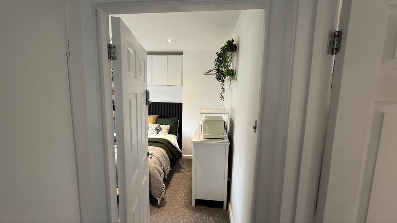 Room Pen Park Road in Bristol