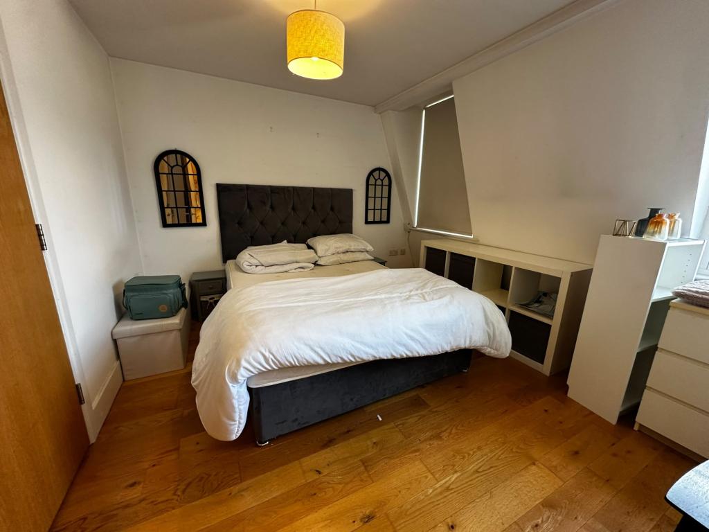 Flat Stamford Road in Greater London