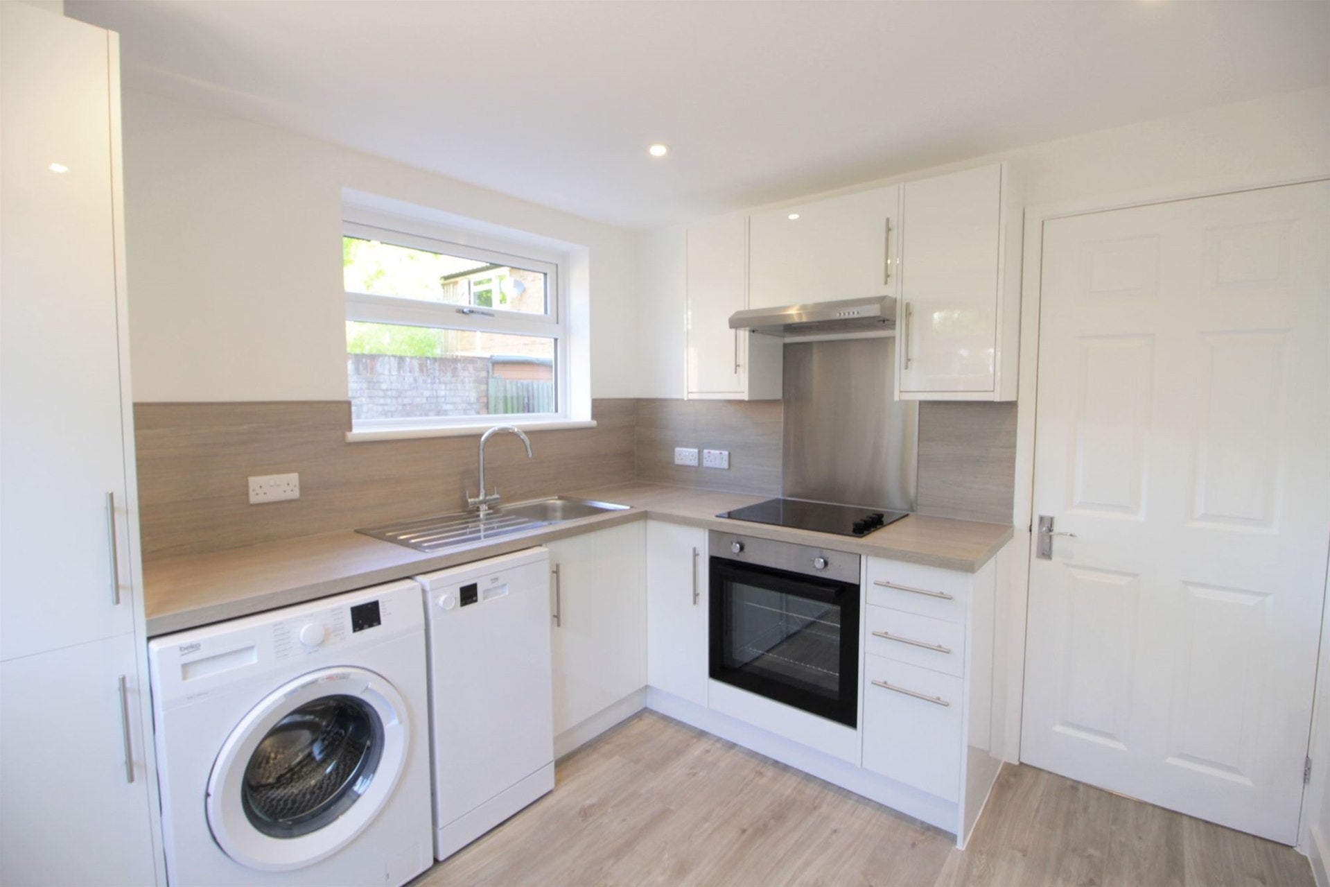 Flat Thwaite Close in Greater London