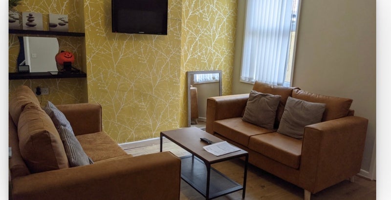 Room Fingland Road in Liverpool