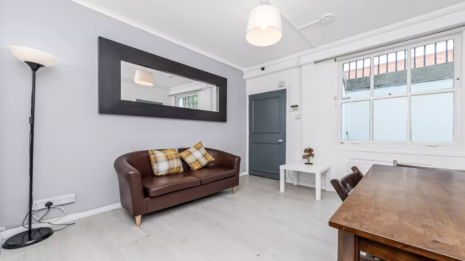 Flat Tavistock Place in Greater London