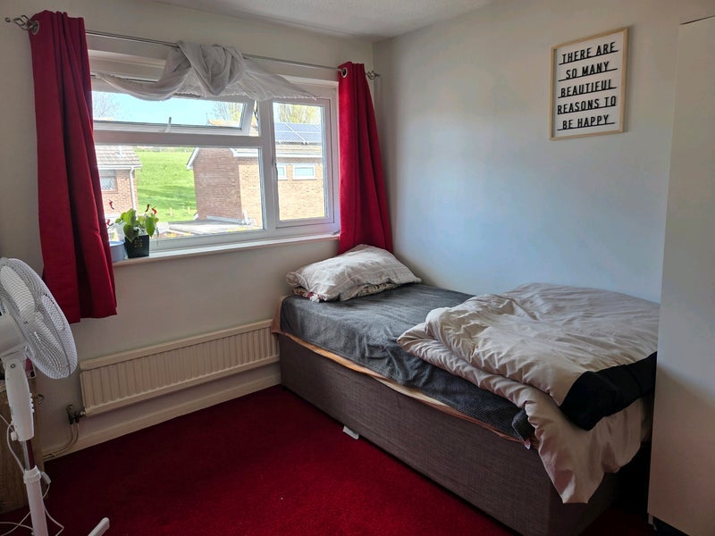 Room Chantry Drive in Weston-super-Mare