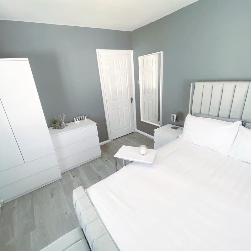 Room Mayeswood Road in Greater London