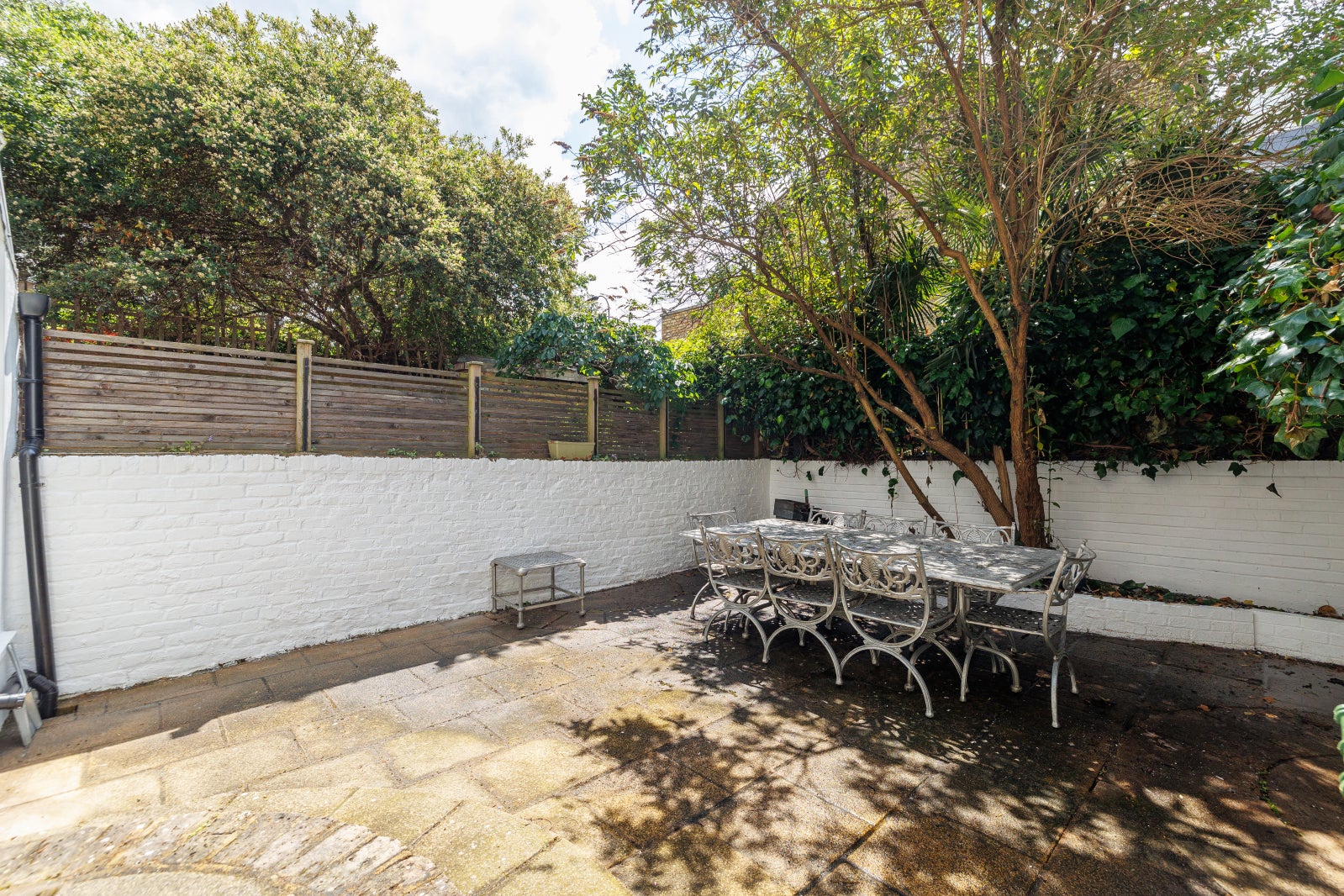 House Saint Maur Road in Greater London