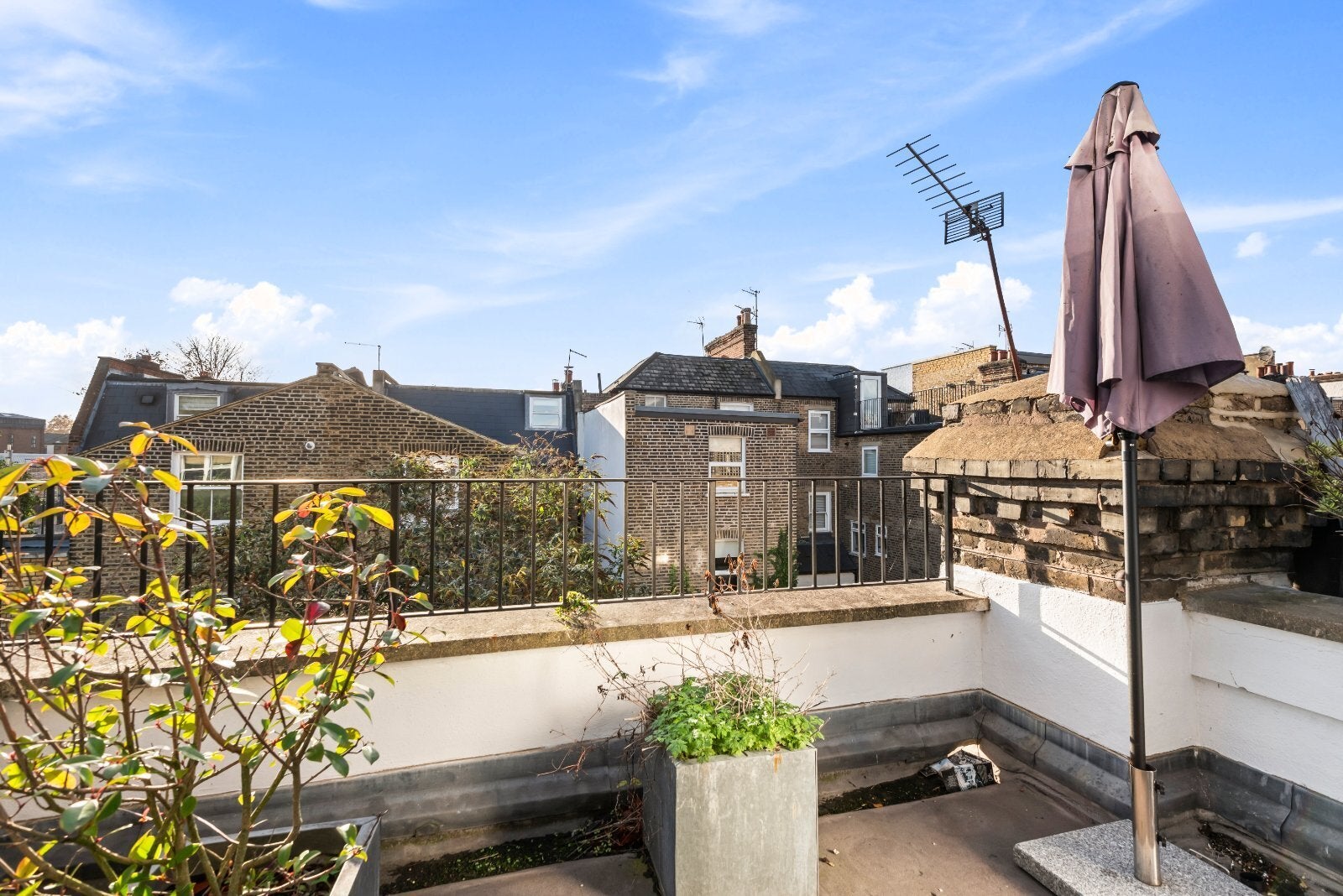 House Saint Maur Road in Greater London