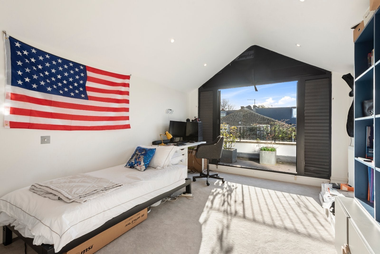 House Saint Maur Road in Greater London