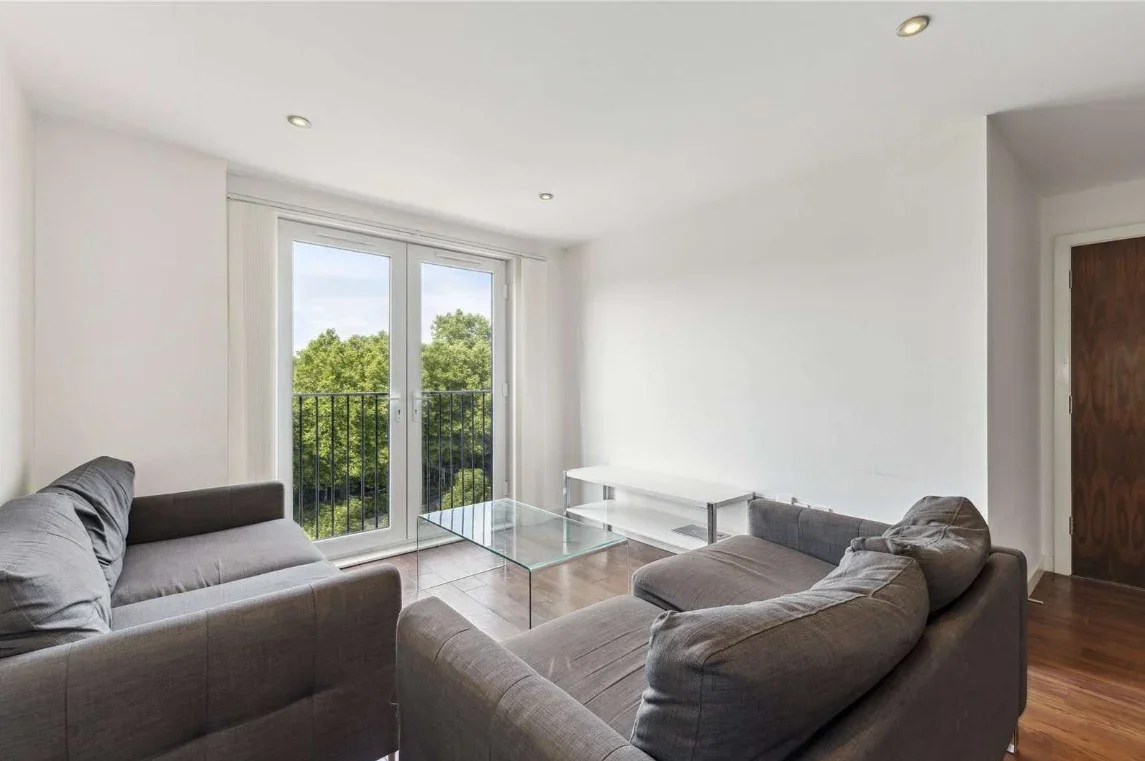 Flat Sillavan Way in Salford