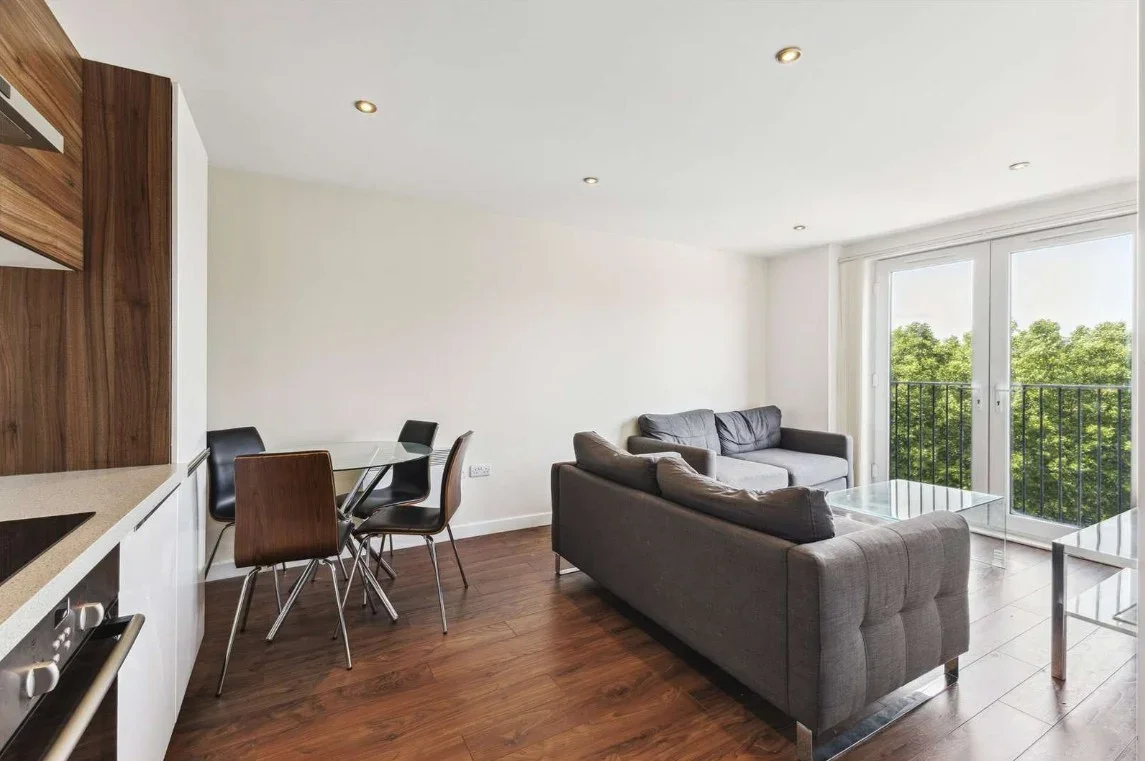Flat Sillavan Way in Salford