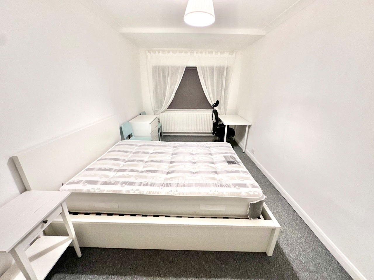 Room Mount Park Crescent in Greater London