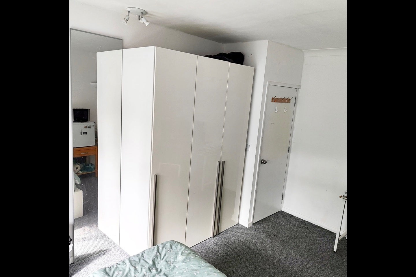 Room Mount Park Crescent in Greater London