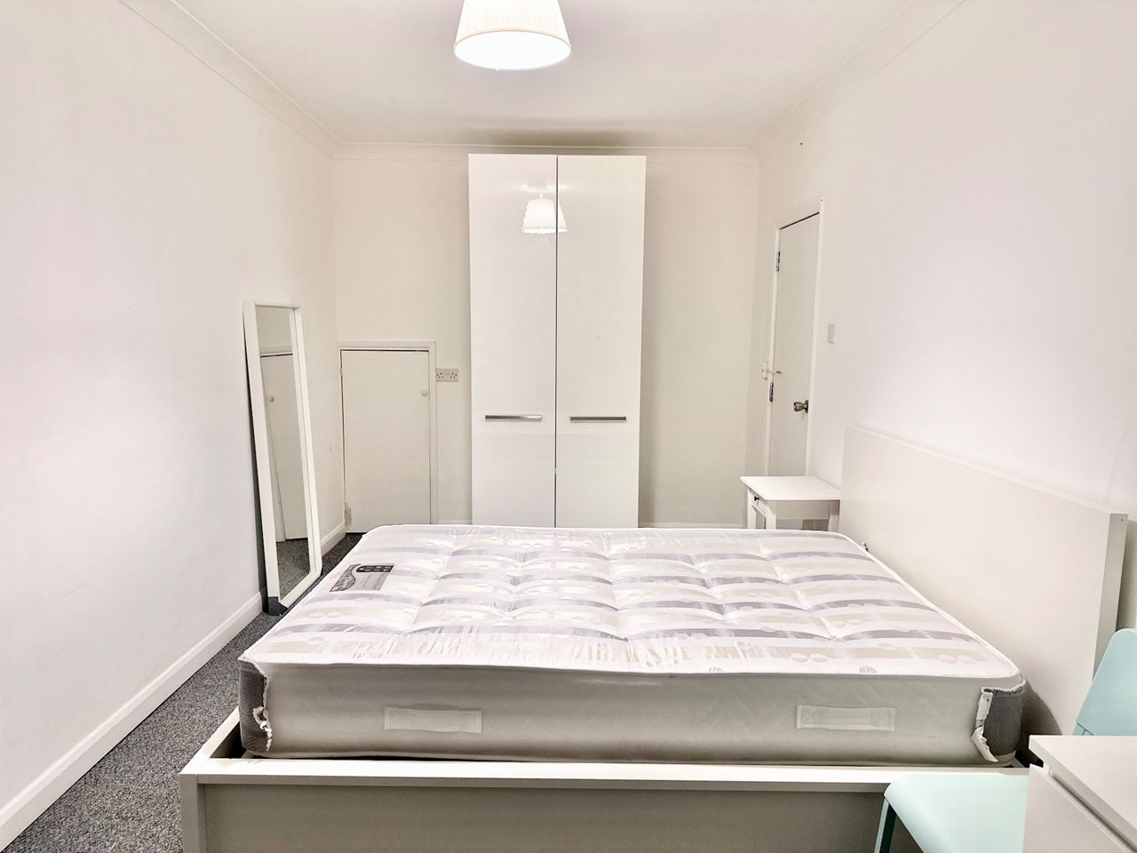 Room Mount Park Crescent in Greater London