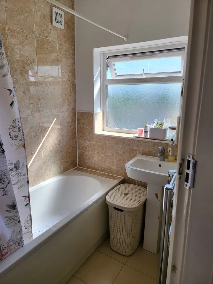 Room Wilverley Crescent in Greater London