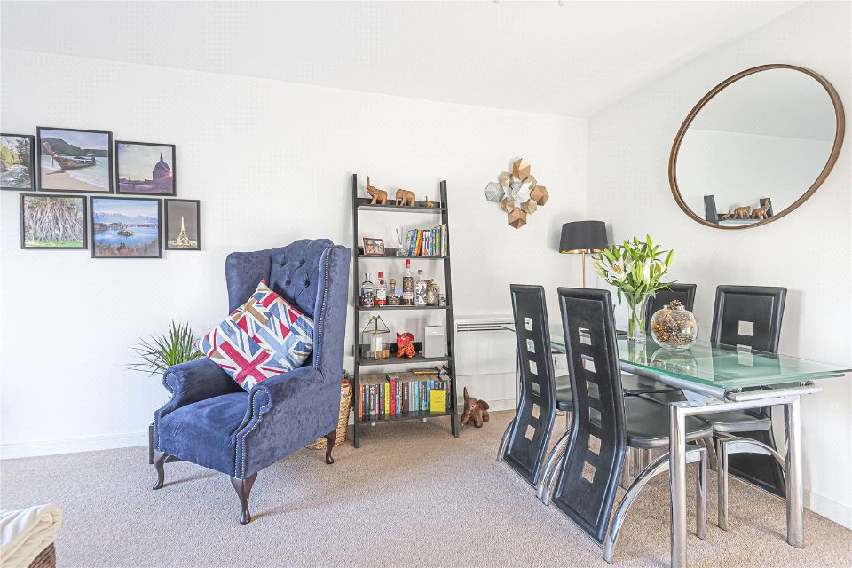 Flat St Dominic Close in Rushmoor
