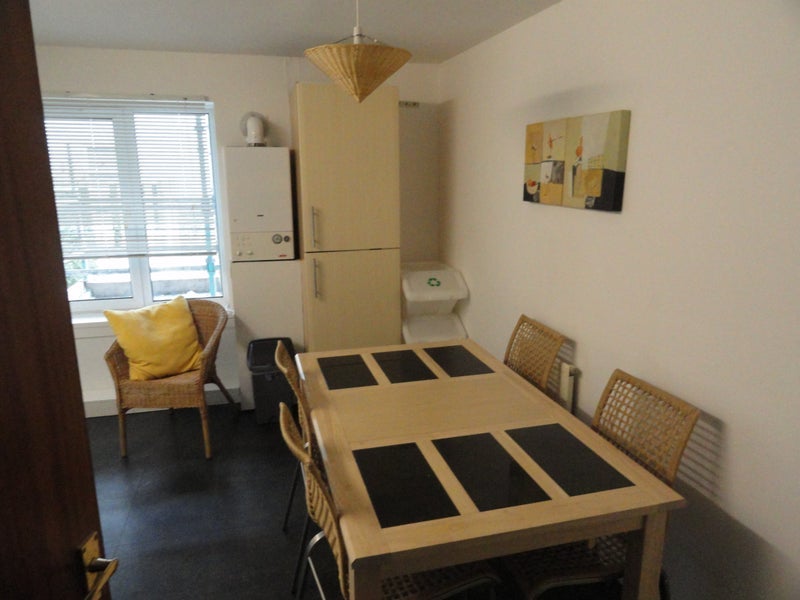 Room Dumbiedykes Road in City of Edinburgh