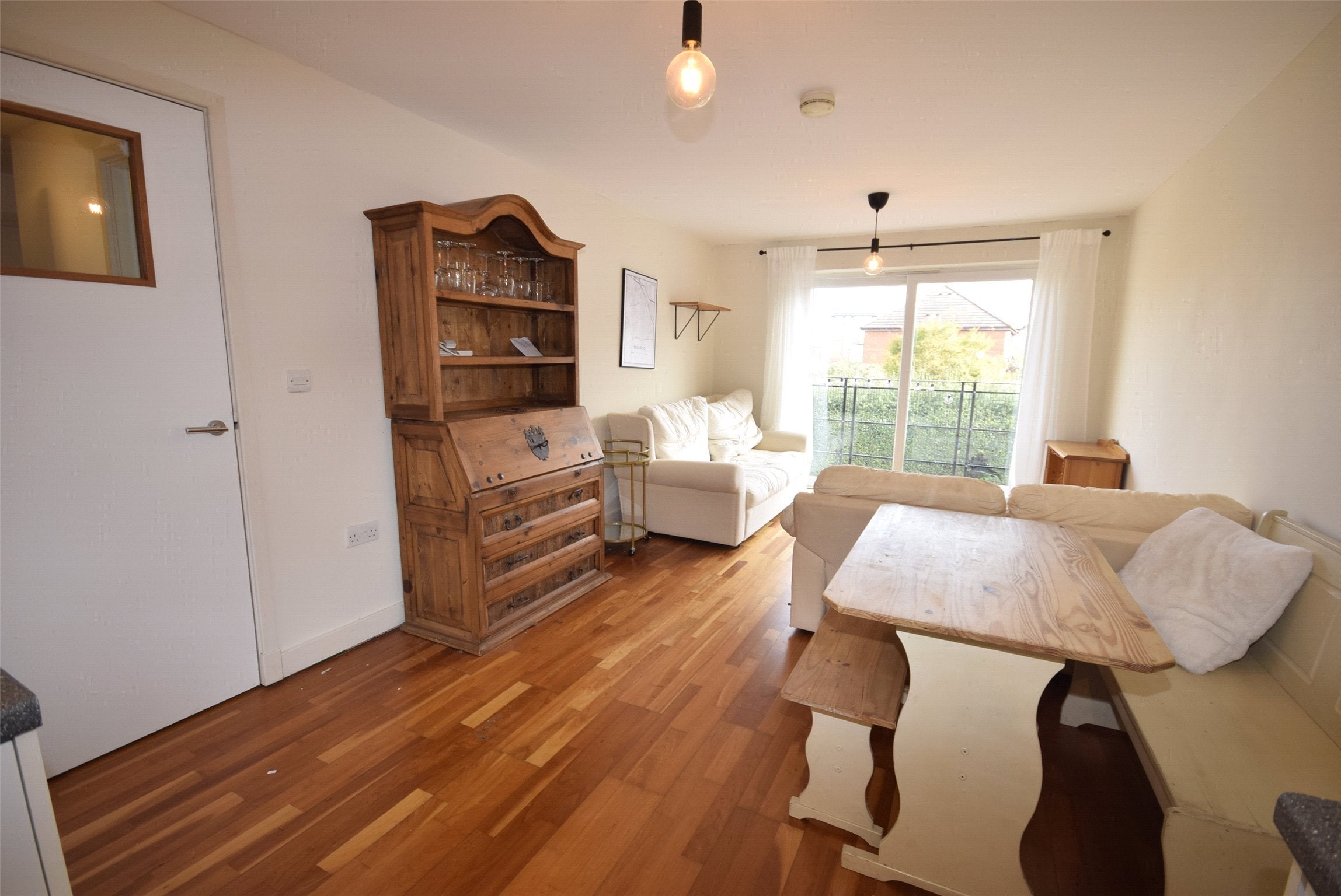 Flat Fishponds Road in Bristol