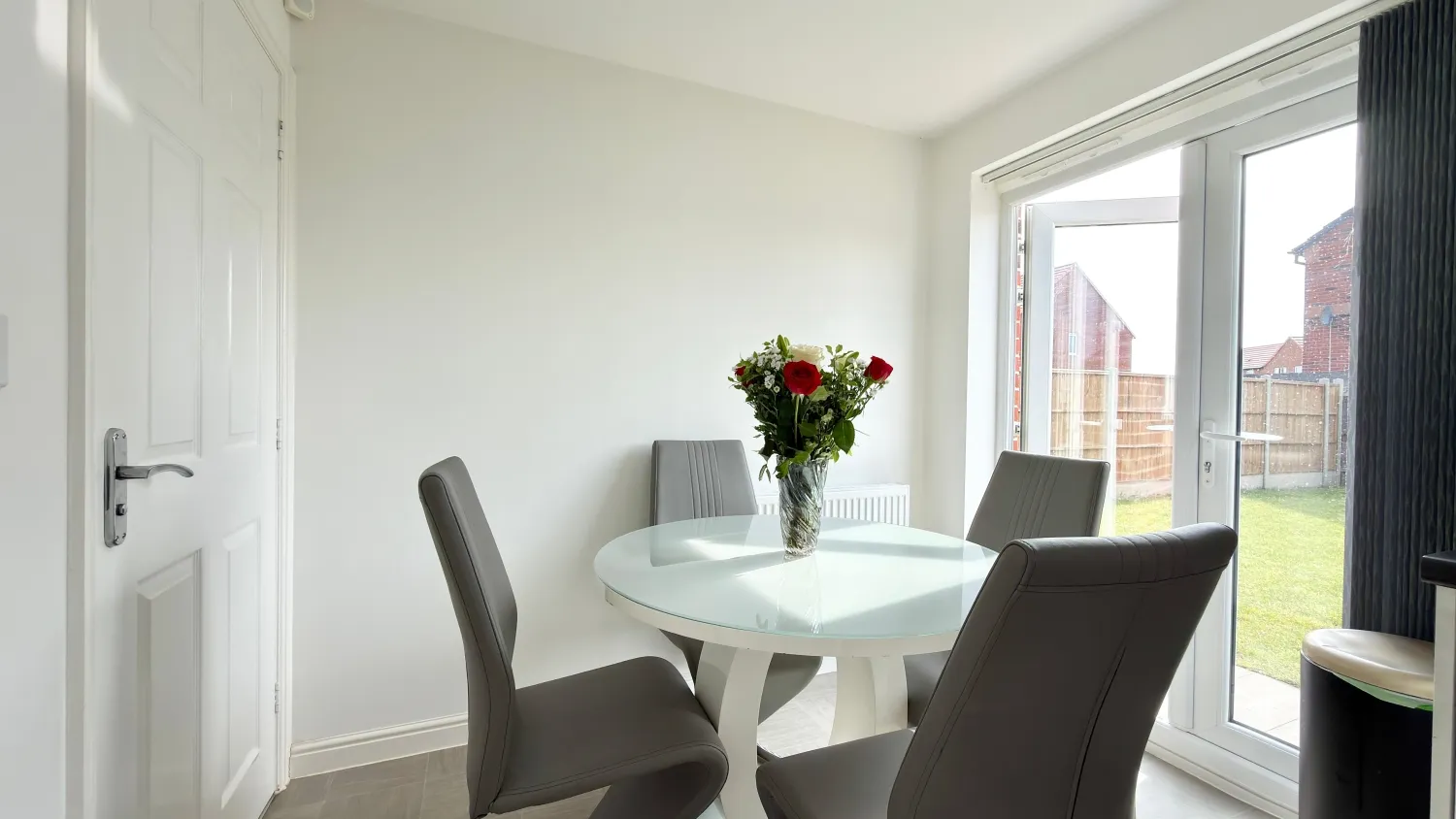 House Valentine Close in Witham Town