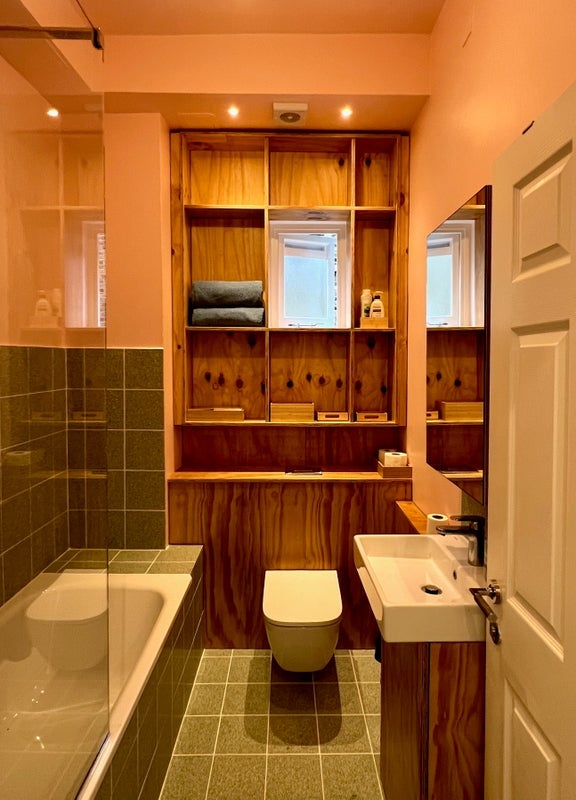 Room Pemberton Gardens in Greater London